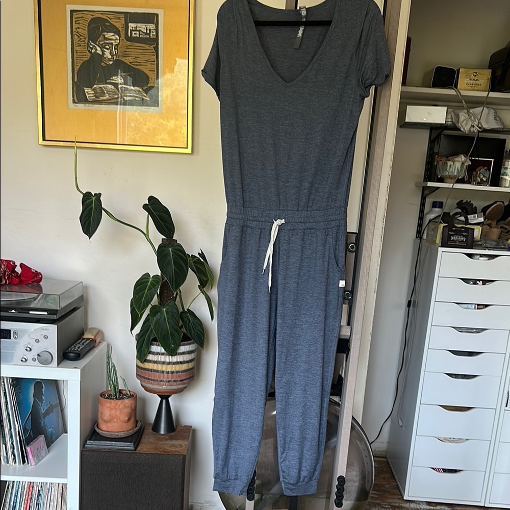 Vuori All Day Jumpsuit M